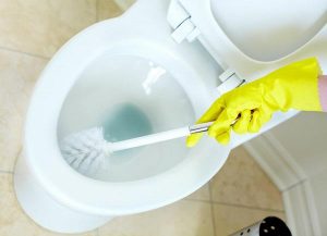 tẩy rửa nhà vệ sinh khử mùi hôi