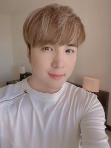 Tiểu sử ca sĩ Lâm Chấn Khang lý lịch chi tiết đầy đủ ?